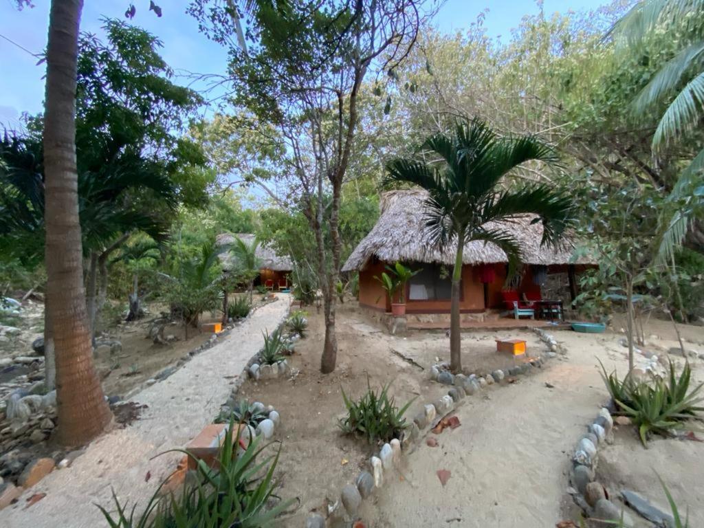Hotel Bahia De La Luna Arroyo Cruz Exteriör bild