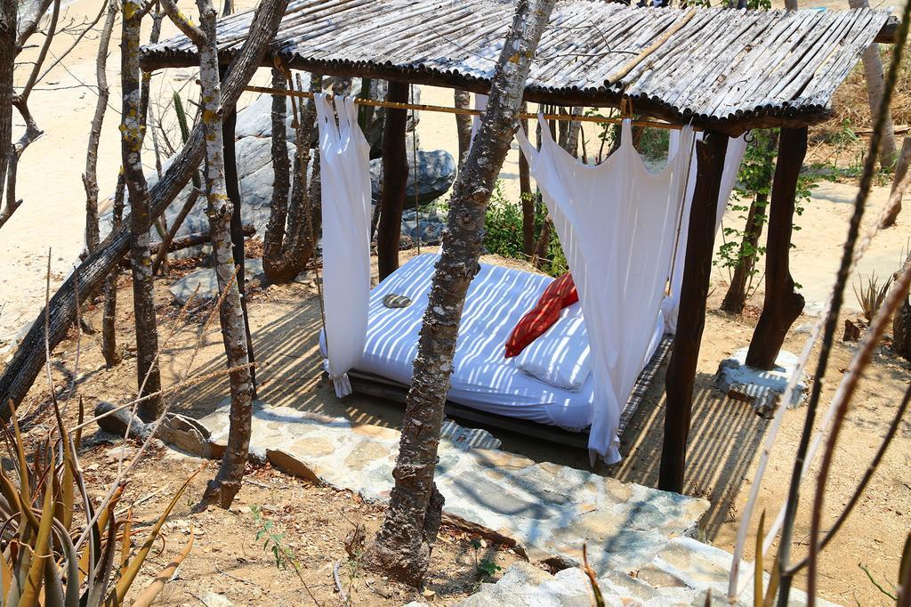 Hotel Bahia De La Luna Arroyo Cruz Exteriör bild
