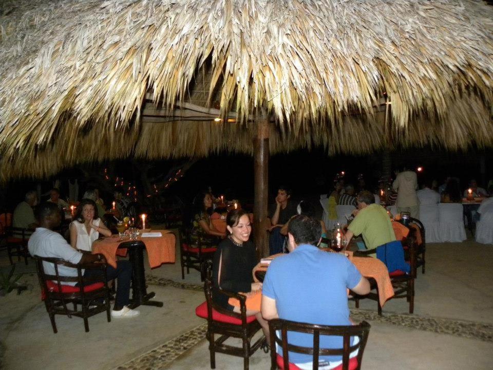Hotel Bahia De La Luna Arroyo Cruz Exteriör bild